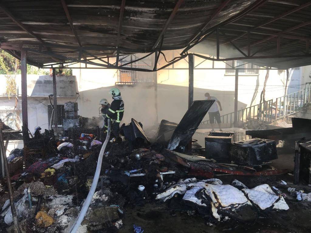 Hatay’da konut yangını çevreye sıçramadan söndürüldü