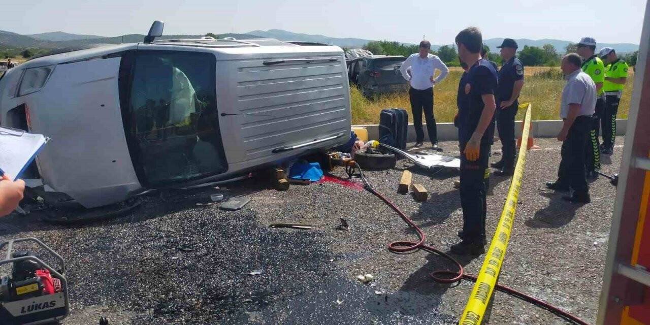 Konya’da hafif ticari araçla otomobil çarpıştı: 1 ölü, 5 yaralı