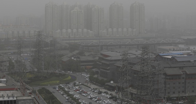 Çin’de dev kum fırtınası