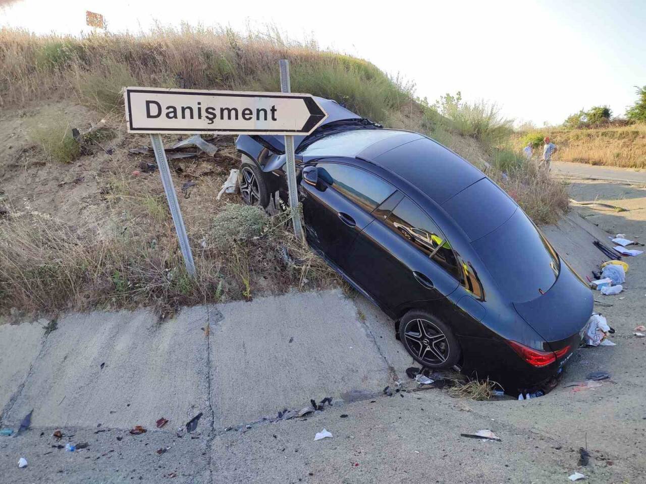 Otomobil ile hafif ticari araç çarpıştı: 7 yaralı