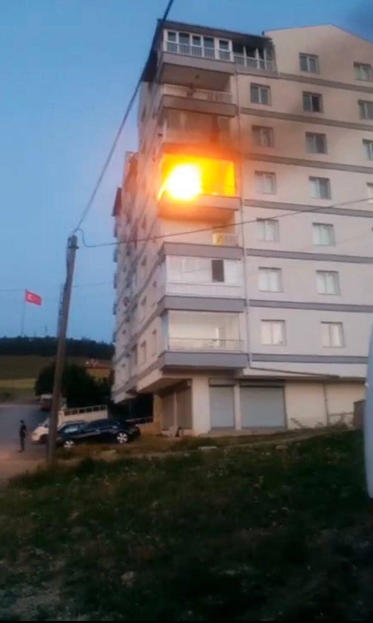 6 katlı binada korkutan yangın