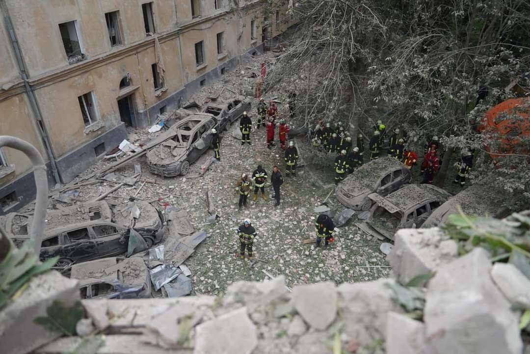 Rusya, Lviv’de binaları vurdu: 4 ölü, 32 yaralı