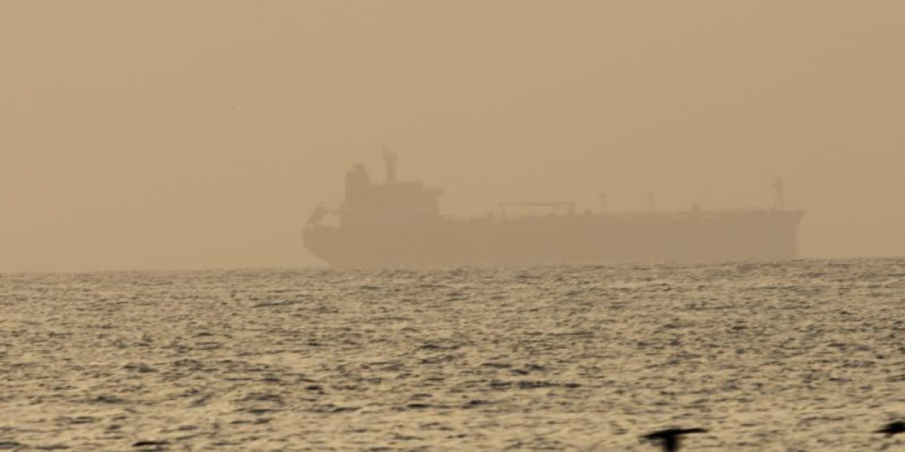 ABD donanması, İran'ın Basra Körfezi'nde ticari bir gemiye el koyduğunu duyurdu