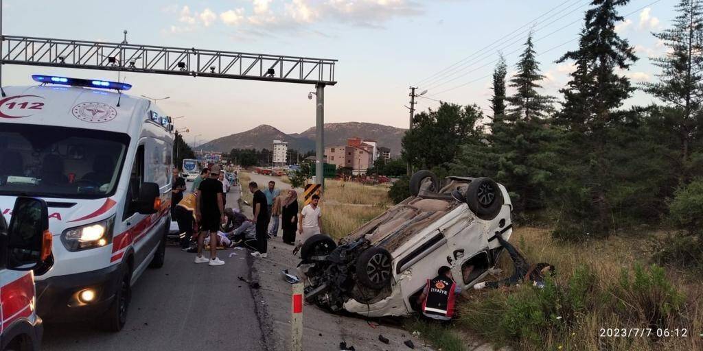 Otomobilin takla attığı kazada yaralananlardan 1 kişi hayatını kaybetti