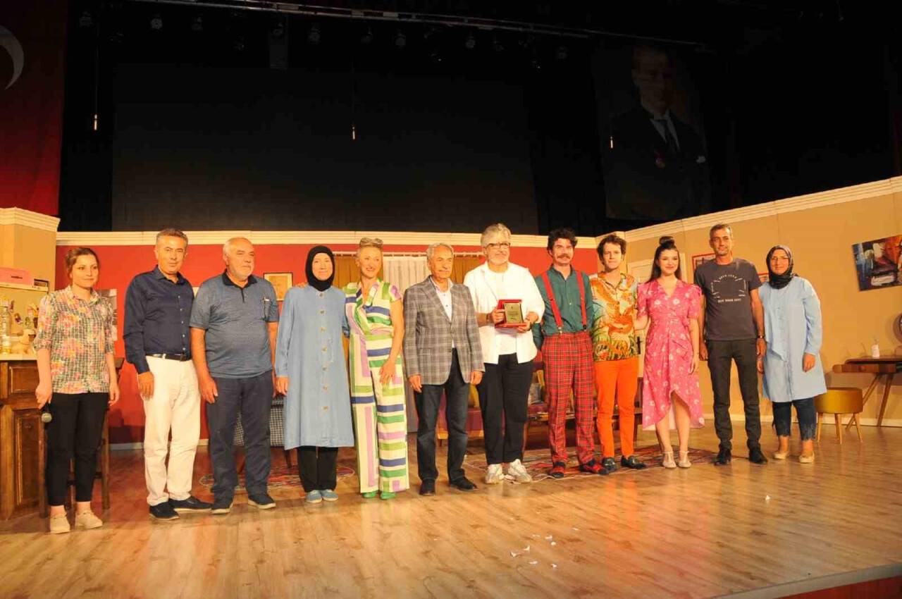 Paraya Hayır oyunu Akşehirlilerle buluştu