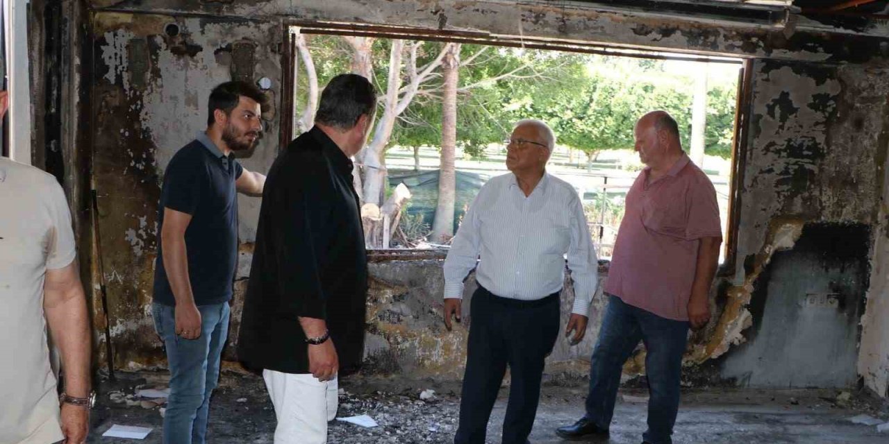 Oğuz Tongsir, yanan tesislerde incelemelerde bulundu