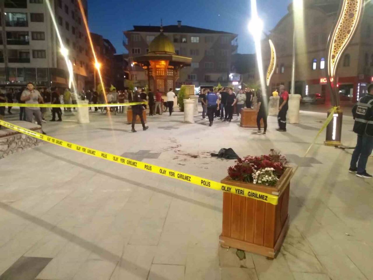 Bıçaklı kavgada 2 kişi yaralandı