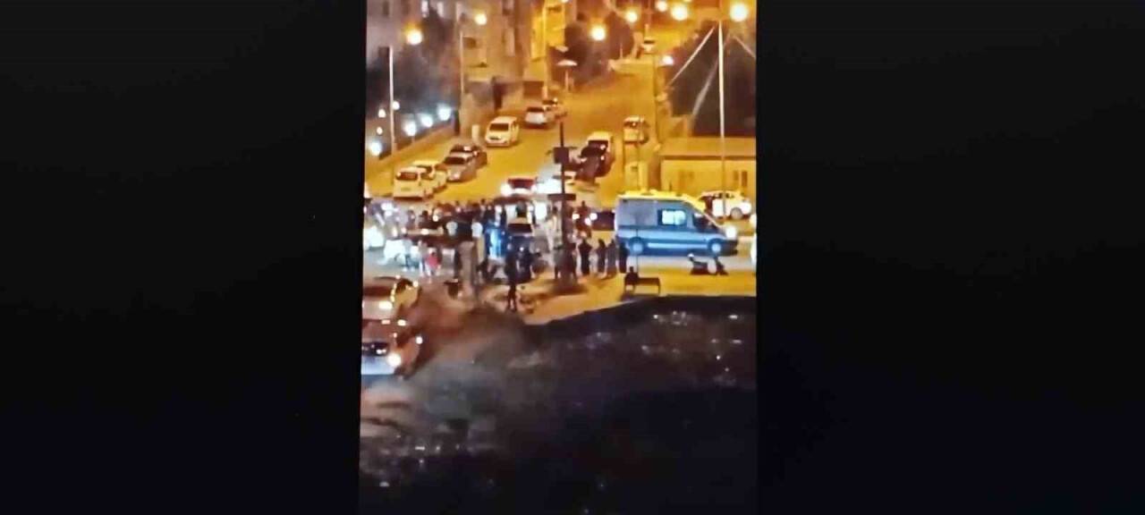 iki araç kafa kafaya çarpıştı