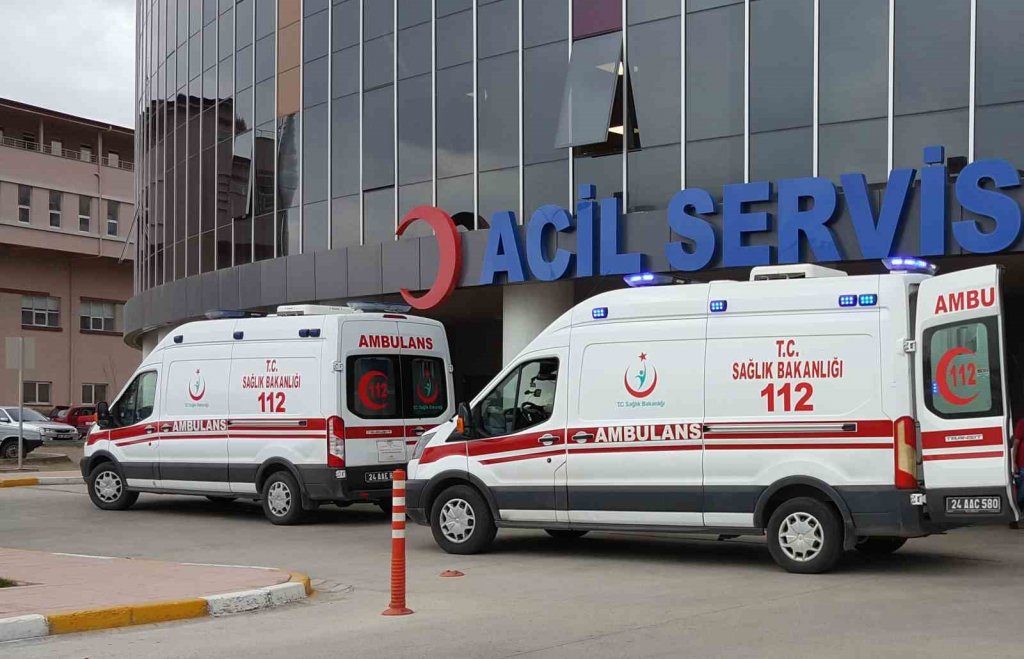 Erzincan’da trafik kazası: 11 yaralı