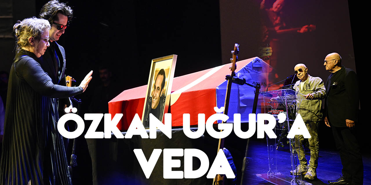 Sanatçı Özkan Uğur için AKM'de tören düzenlendi