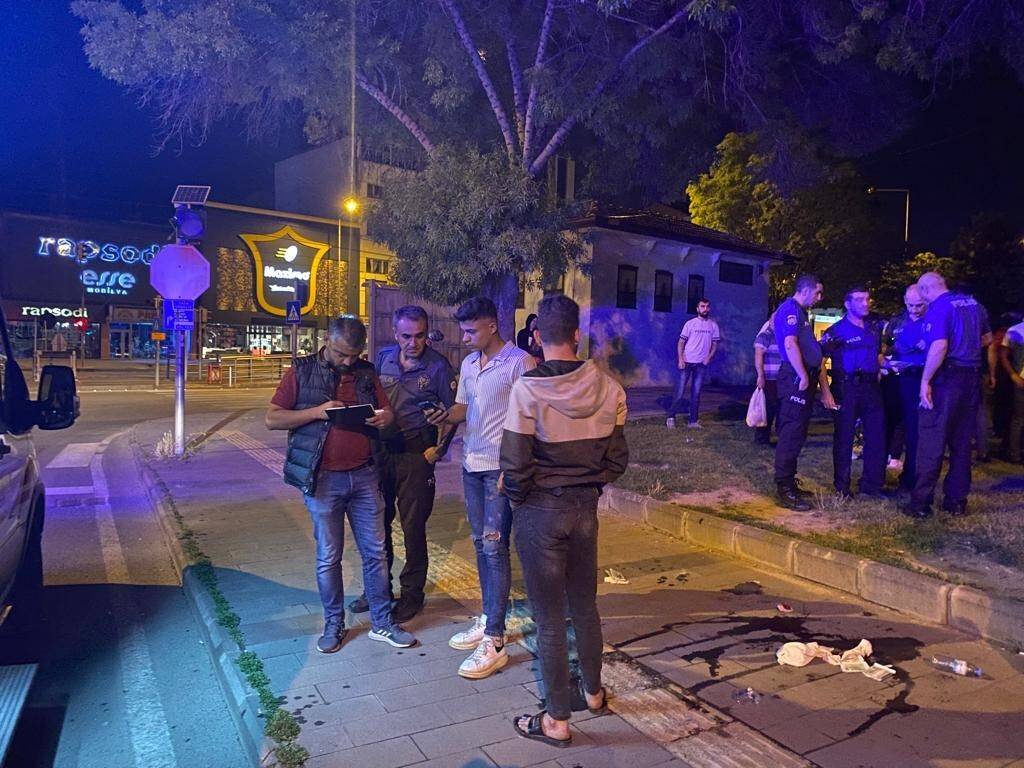 Araçtan tüfekle ateş açtılar: 3 yaralı