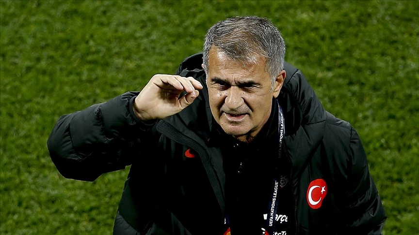 Beşiktaş Teknik Direktörü Şenol Güneş, yeni sezon planlamasını değerlendirdi