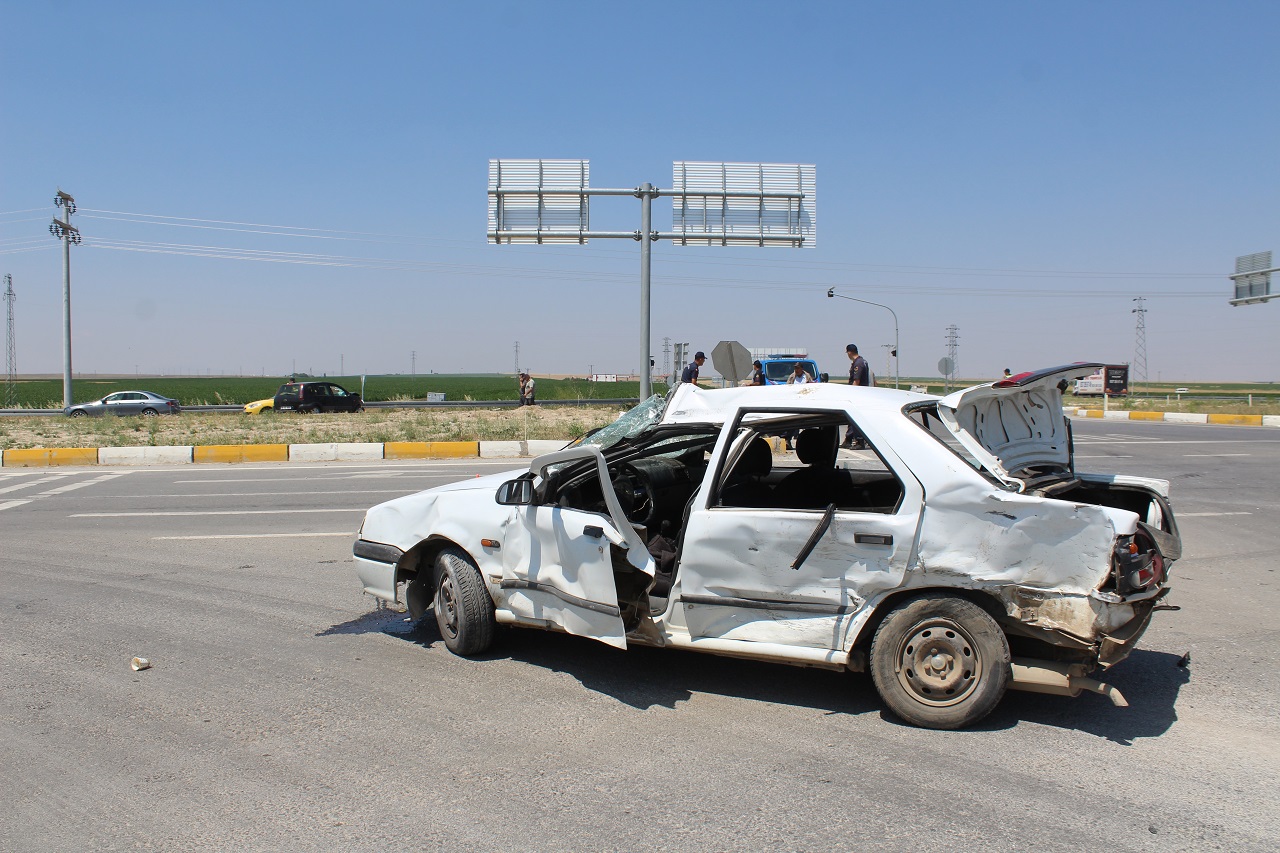 Konya'da iki otomobilin çarpışması sonucu 6 kişi yaralandı