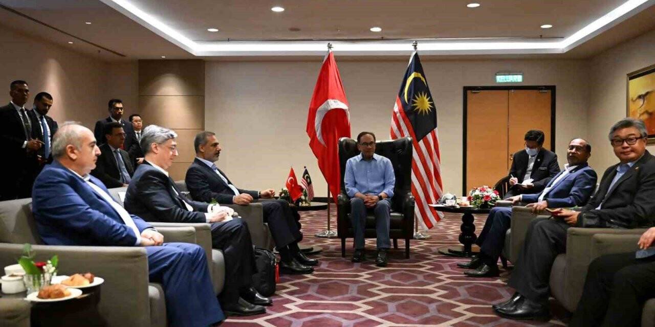 Bakan Fidan, Malezya Başbakanı ve Başbakan Yardımcısı ile görüştü