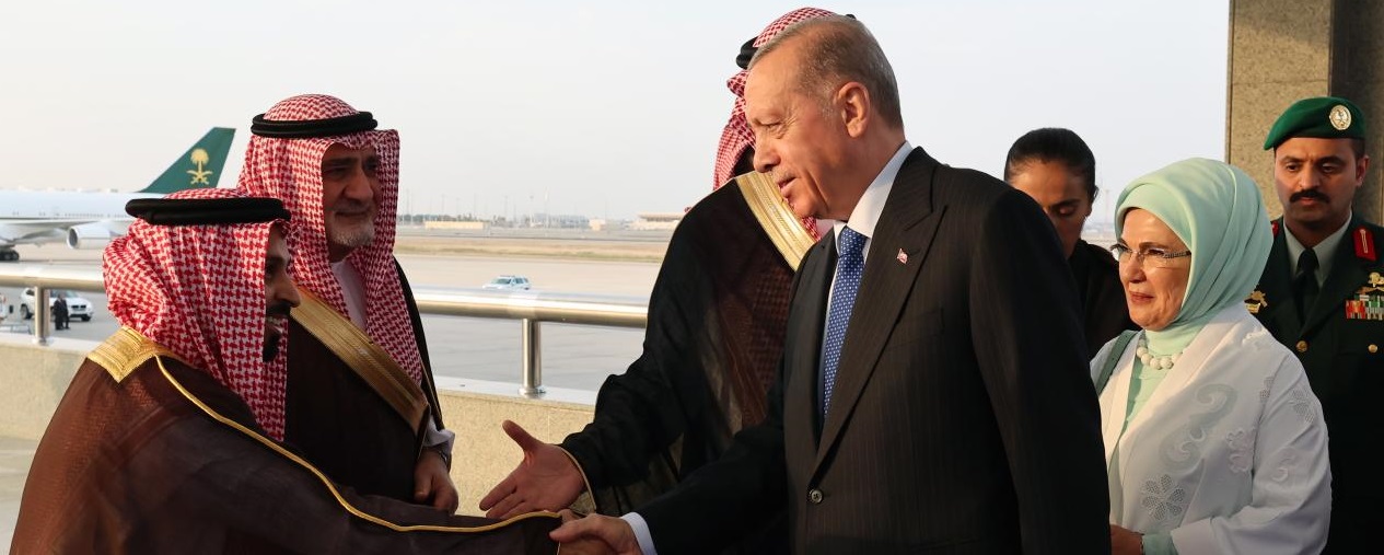 Cumhurbaşkanı Erdoğan Suudi Arabistan'da resmi törenle karşılandı