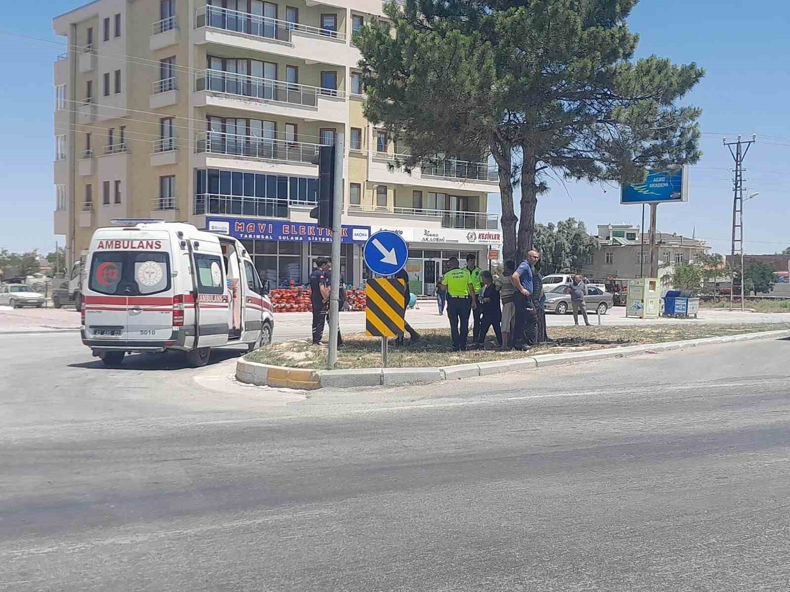 Konya'da tır, otomobile çarptı: 3 yaralı