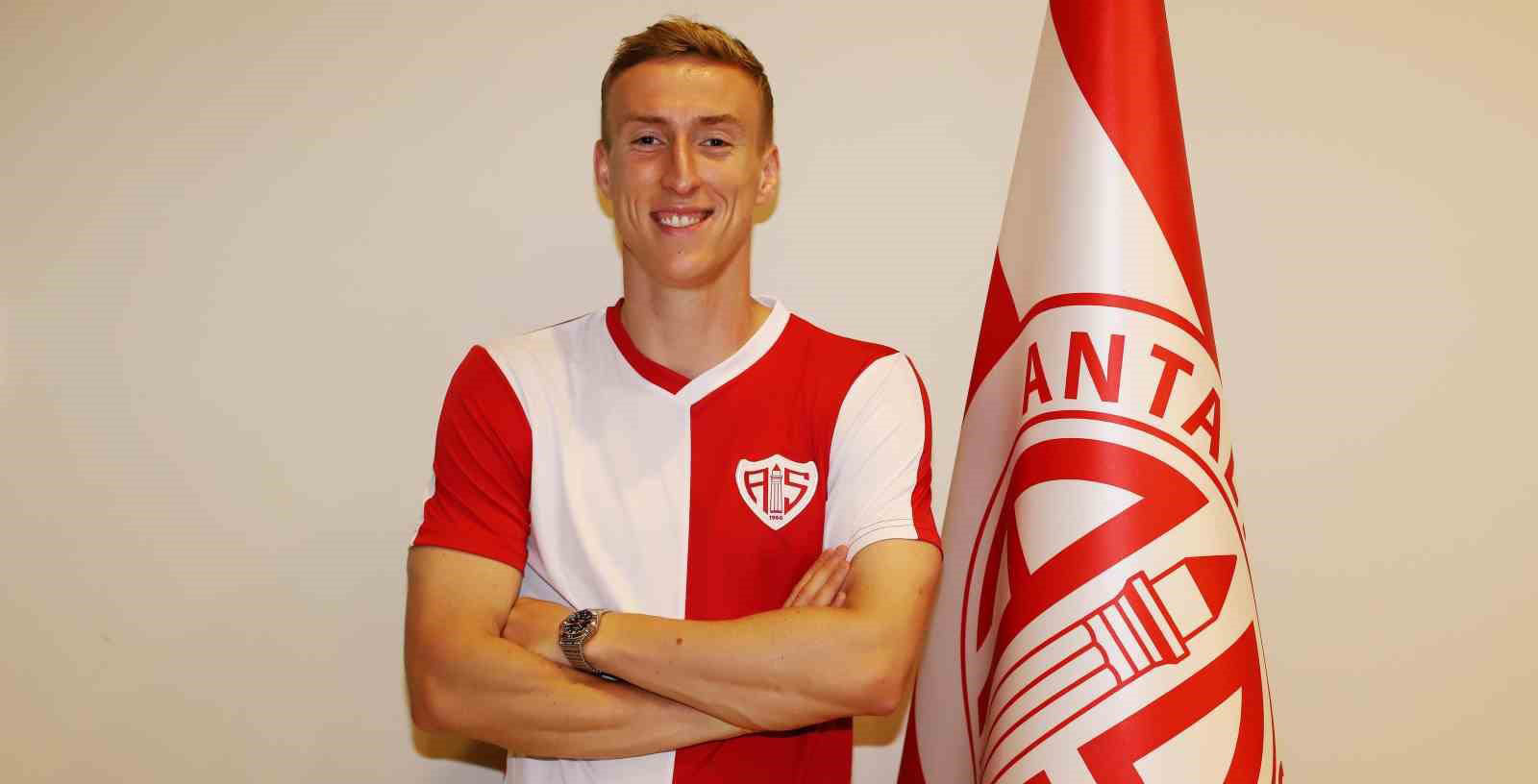 Antalyaspor, Adam Buksa’yı transfer etti