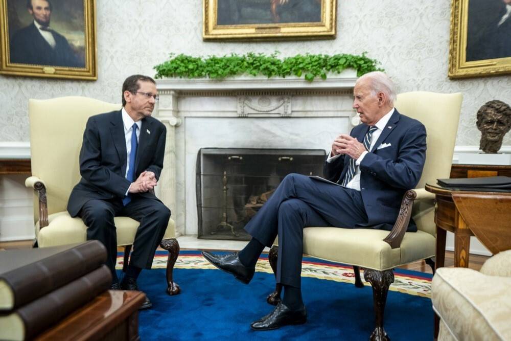 ABD Başkanı Biden, İsrail Cumhurbaşkanı Herzog’u Beyaz Saray’da ağırladı