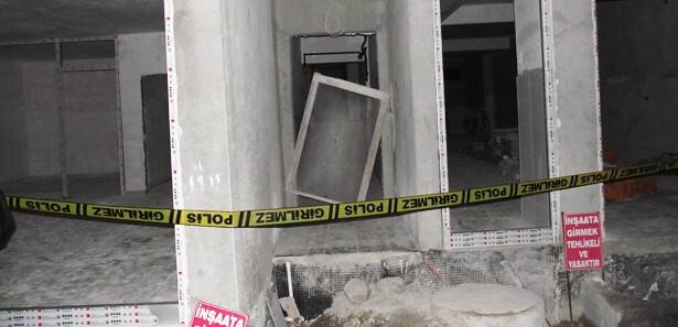 Yük asansörü yere çakıldı: 4 ölü