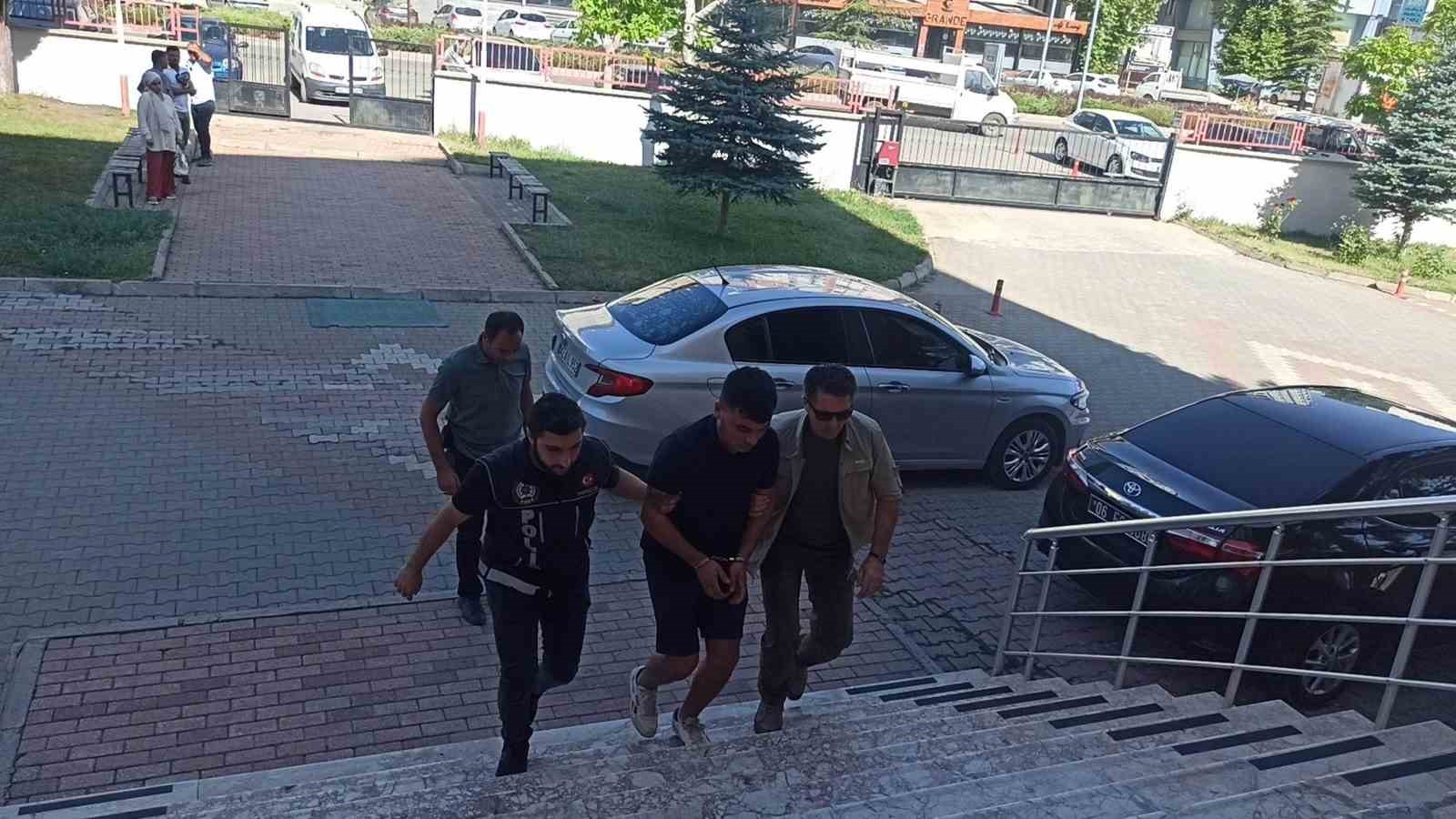 Konya'da ses sistemine gizlenmiş 9 kilo uyuşturucu ele geçirildi