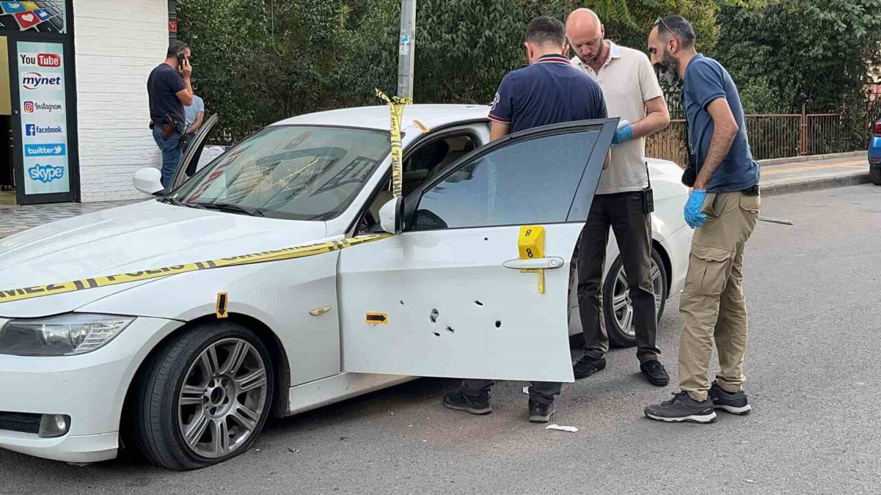 Araçta kurşun yağmuruna tutuldu