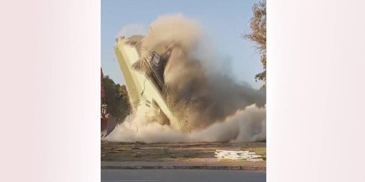 10 katlı bina  çelik halatlarla yıkıldı