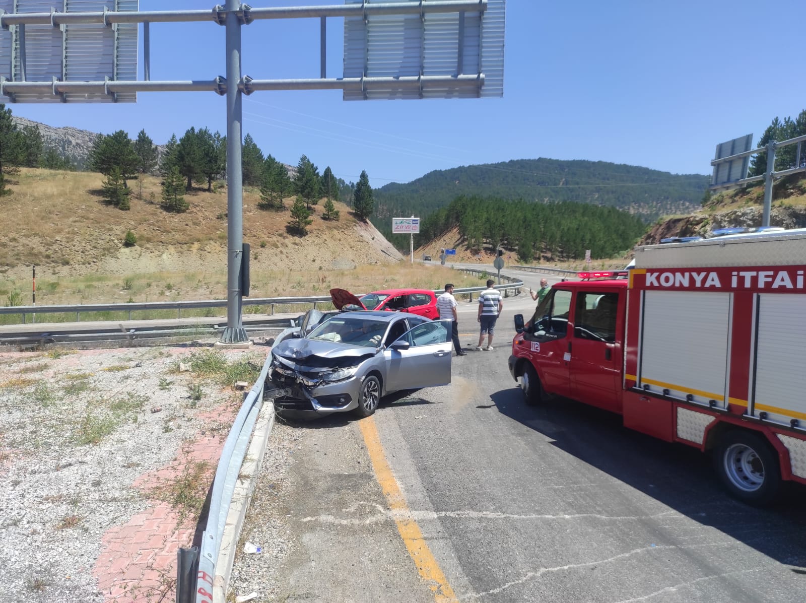Konya'da otomobiller çarpıştı: 5 kişi yaralandı