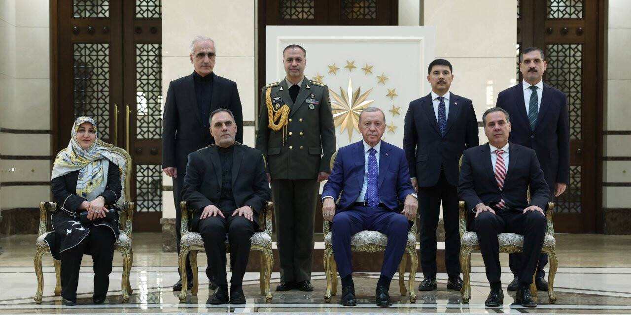 İran Büyükelçisi Habibullahzade'den güven mektubu