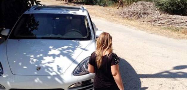 Porsche'a binen kadın eczacıya molotof!