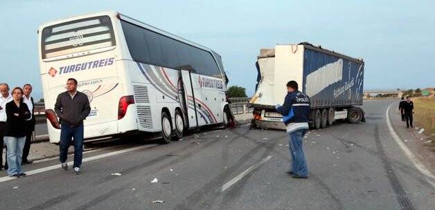Bolu'da zincirleme kaza: 2 ölü, 9 yaralı