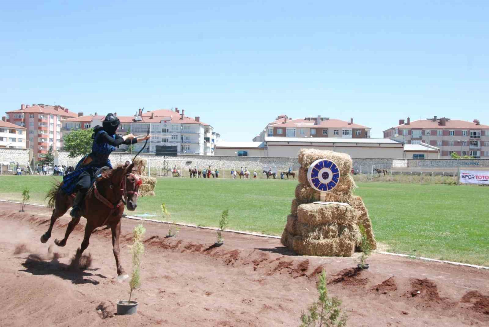 28 kulüp ve 18 ferdi sporcu Akşehir'de yarışacak