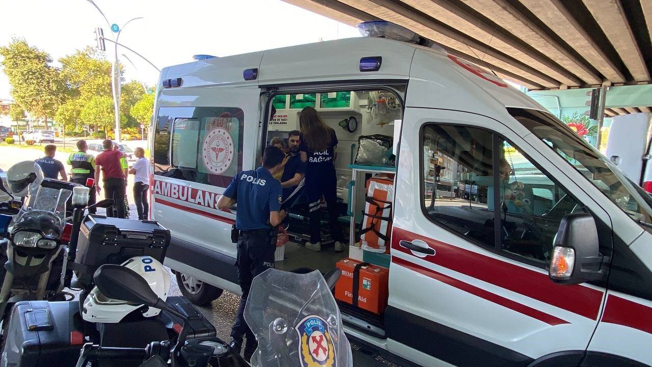 İki otomobil çarpıştı: 2 yaralı