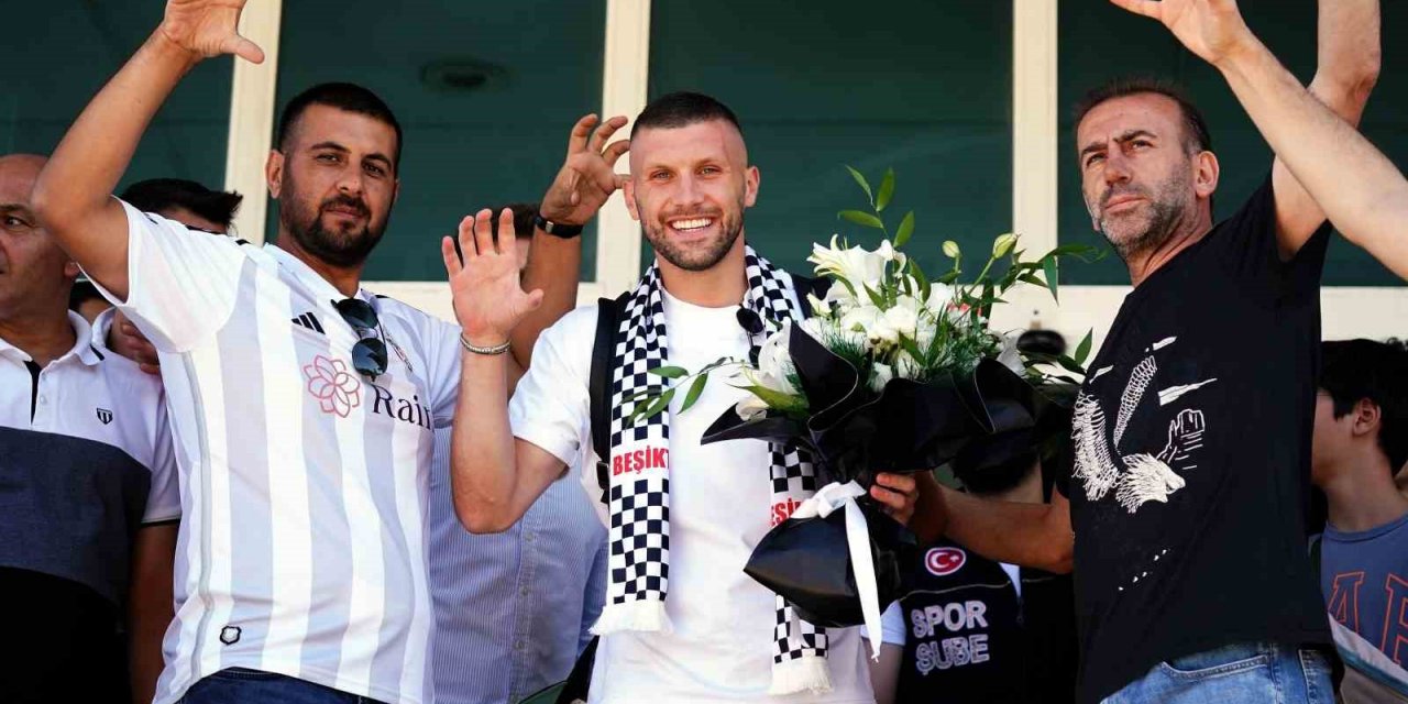 Ante Rebic, Beşiktaş için geldi