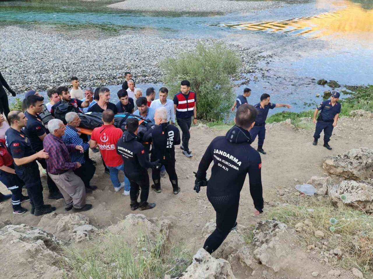 Serinlemek suya giren gencin cansız bedenine ulaşıldı