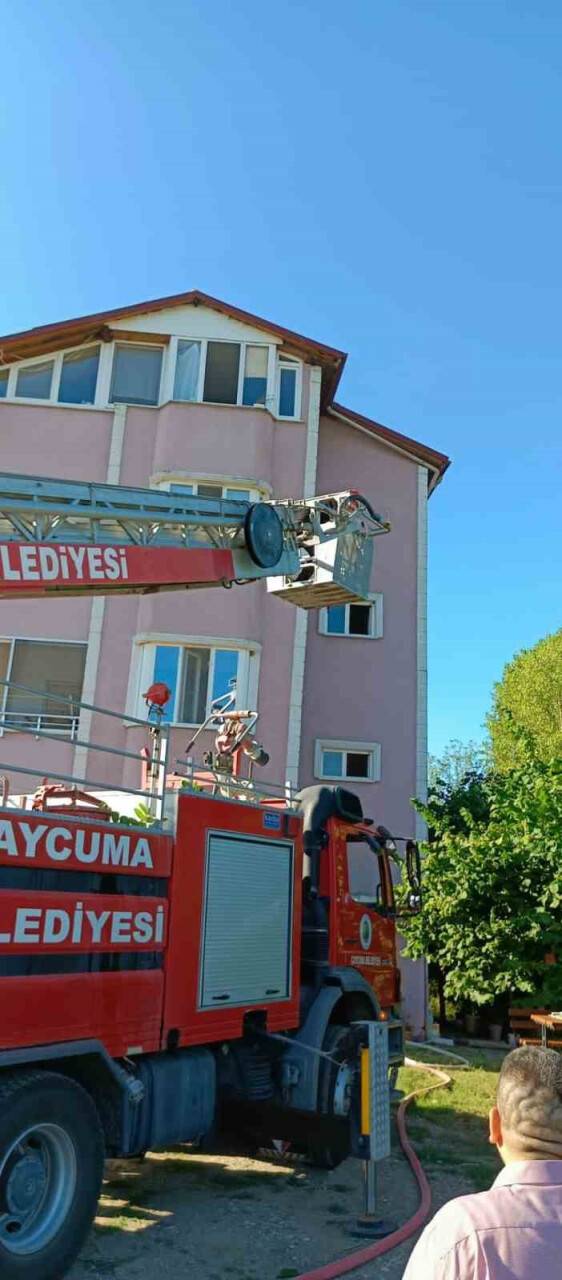 Yangında ev kullanılamaz hale geldi