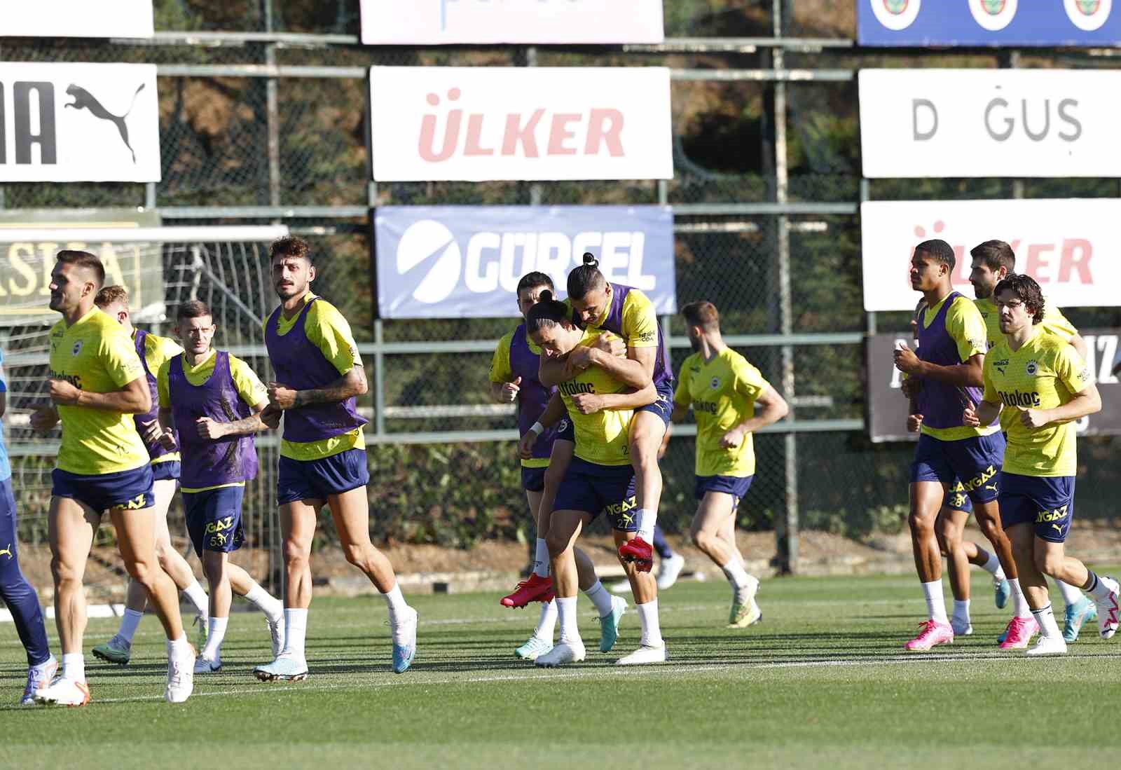 Fenerbahçe, Zimbru maçı hazırlıklarının İstanbul etabını tamamladı