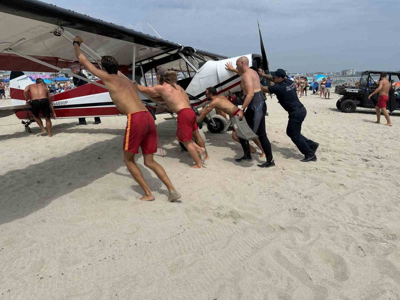 ABD’de küçük uçak denize çakıldı