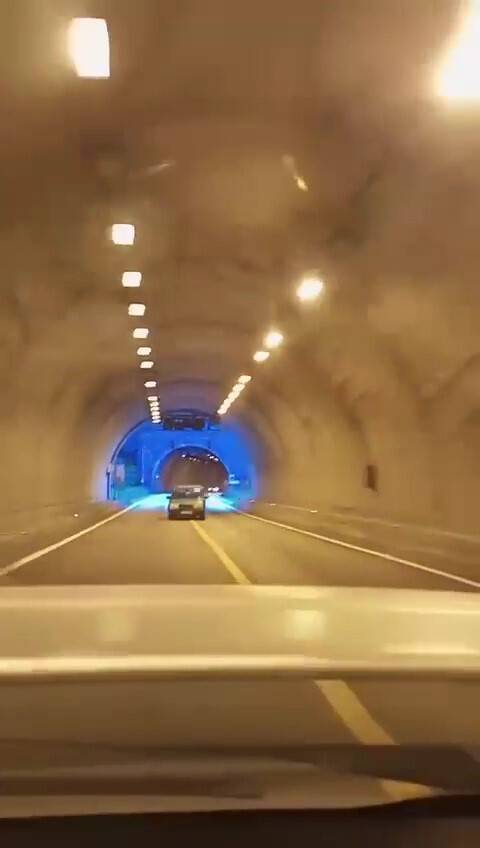 Tünellerde şerit değiştirerek trafiği tehlikeye atan sürücüye bin 387 lira ceza