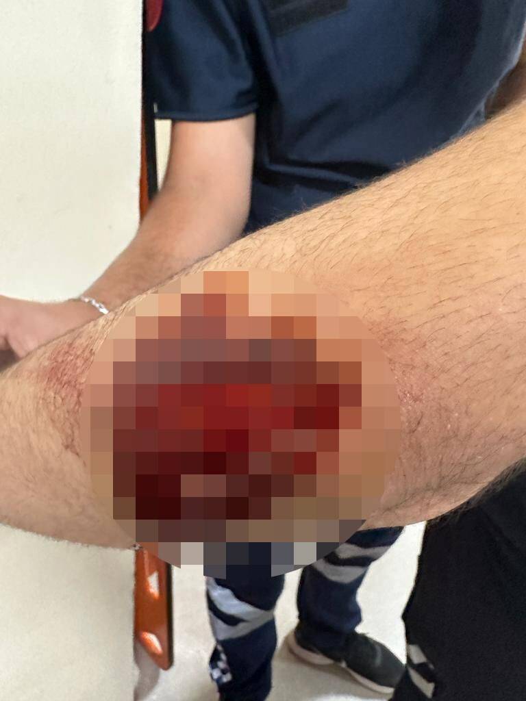 Yol verme tartışmasında 4 sağlıkçı bıçaklandı