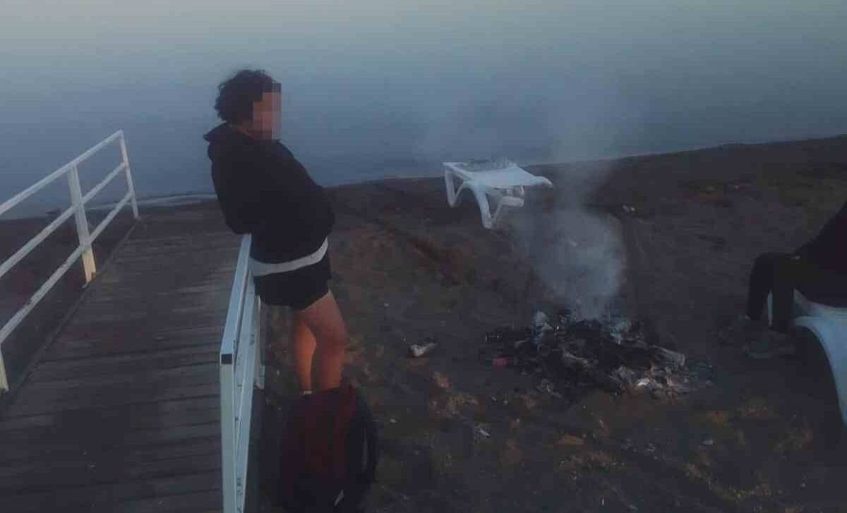 Tıklanma için şezlong yaktılar