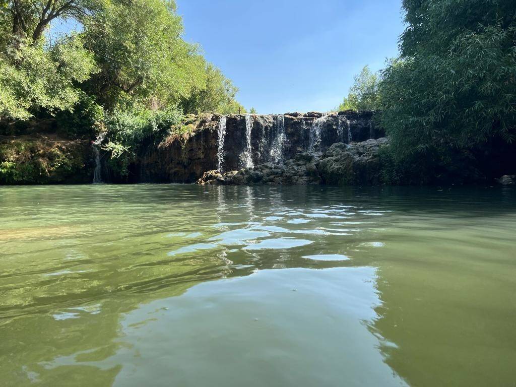 Serinlemek için suya giren genç, hayatını kaybetti
