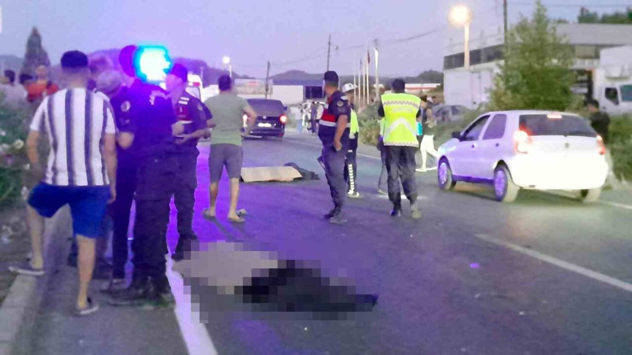 Motosikletli sürücü 300 metre ileriye fırladı