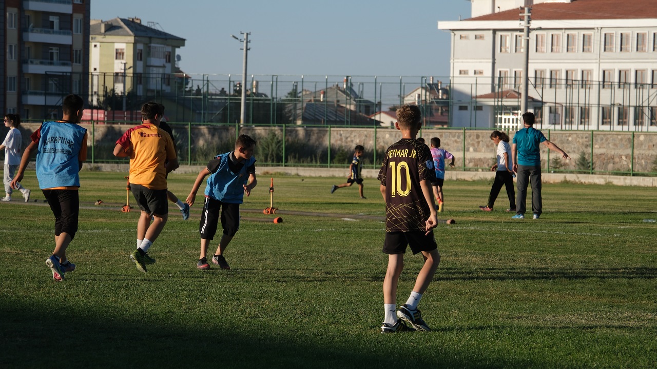 Karapınar'da yaz Kur'an kursları arasında futbol turnuvası başladı