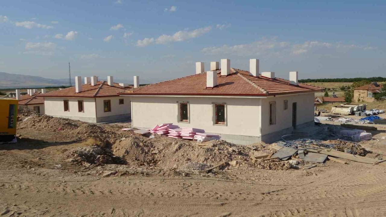 Deprem bölgesi Malatya’da köy evleri çalışmalarında sona gelindi