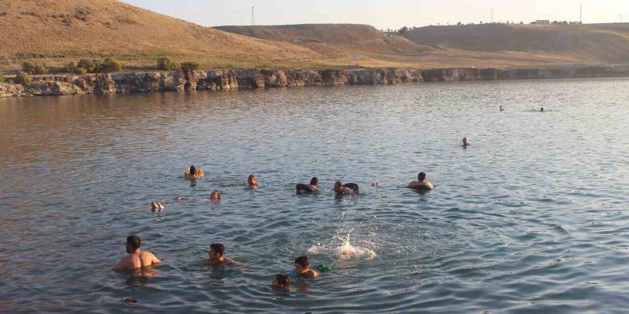 Vatandaşlar Acıgöl’de serinledi