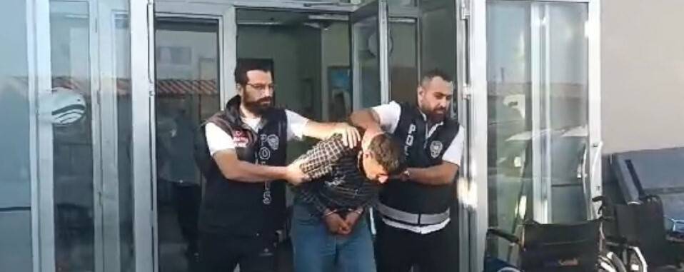 Kendisini karakol komutanı olarak tanıttı, yaşlı kadını 28 bin dolar dolandırdı