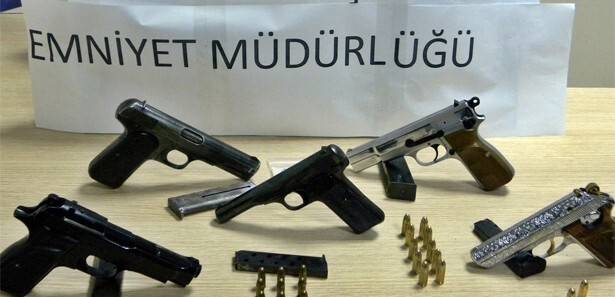 Kilis'te 20 ruhsatsız tabanca ele geçirildi