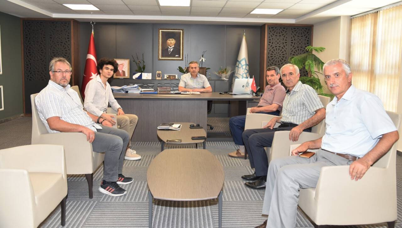 3 MUN'da ödül alan öğrenciden Yiğit'e ziyaret