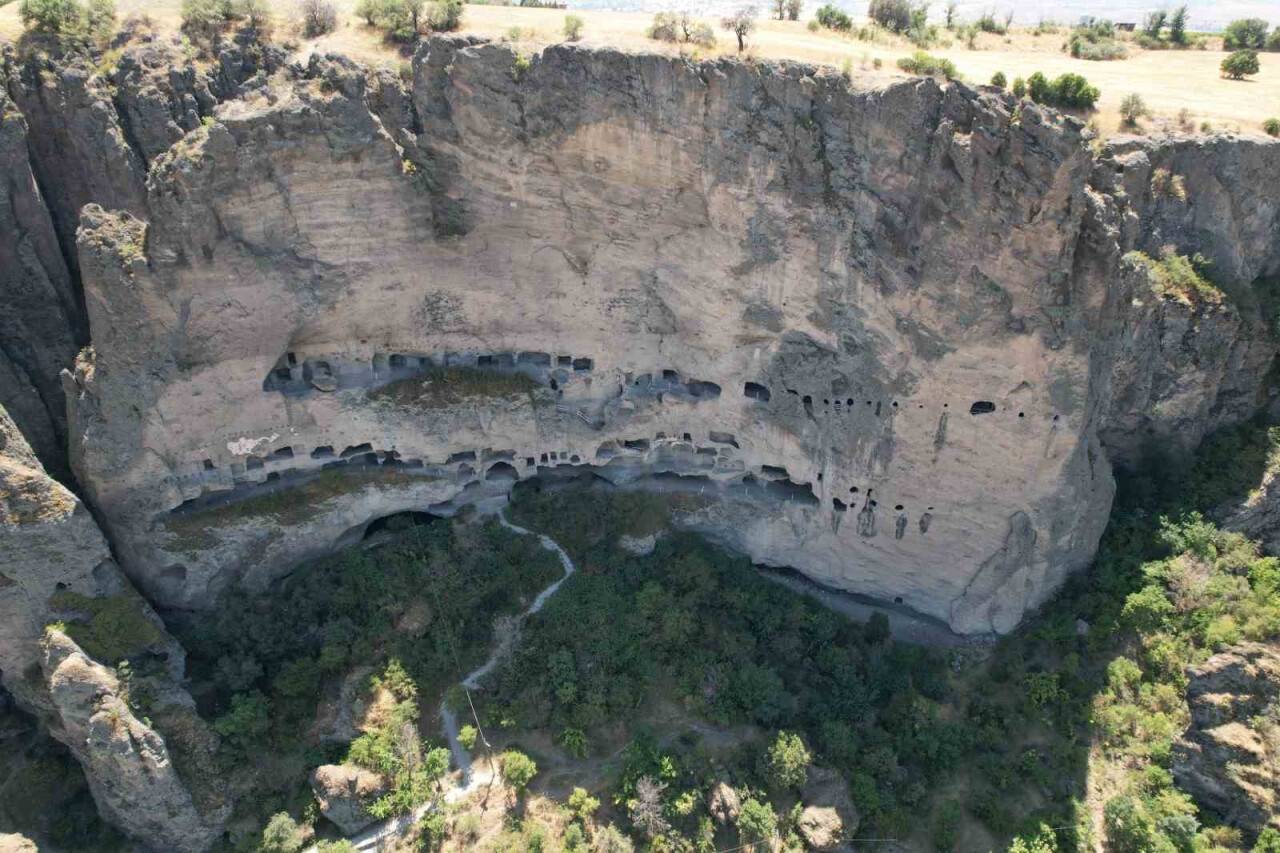 Frigler döneminden kalma, bu mağara ilgi odağı oldu