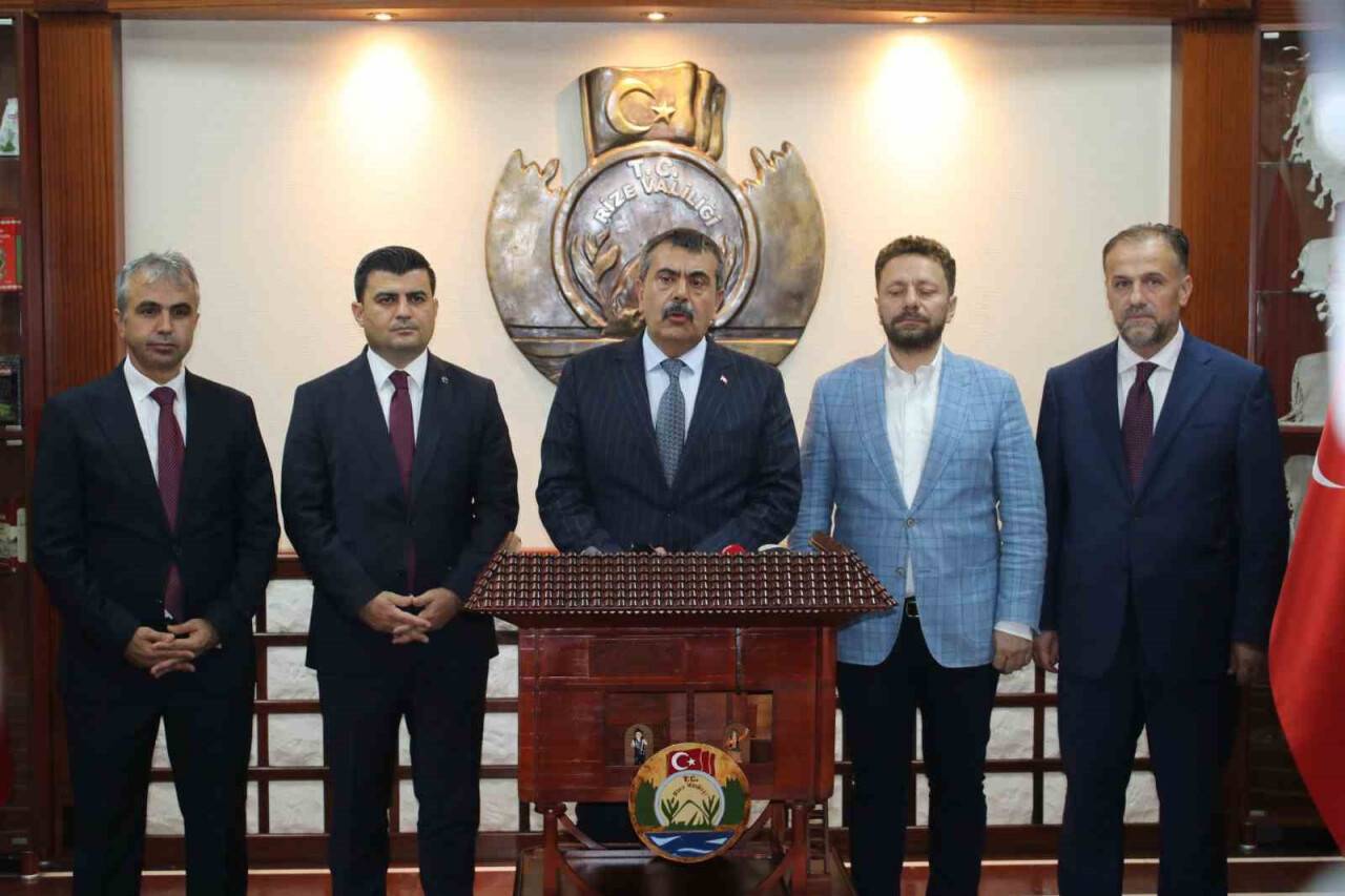 Bakan Tekin: "Deprem bölgesinde gerekli tedbirler alındı."